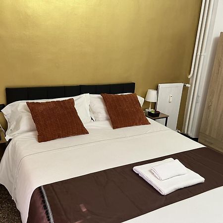Genova Gold Rooms Екстериор снимка