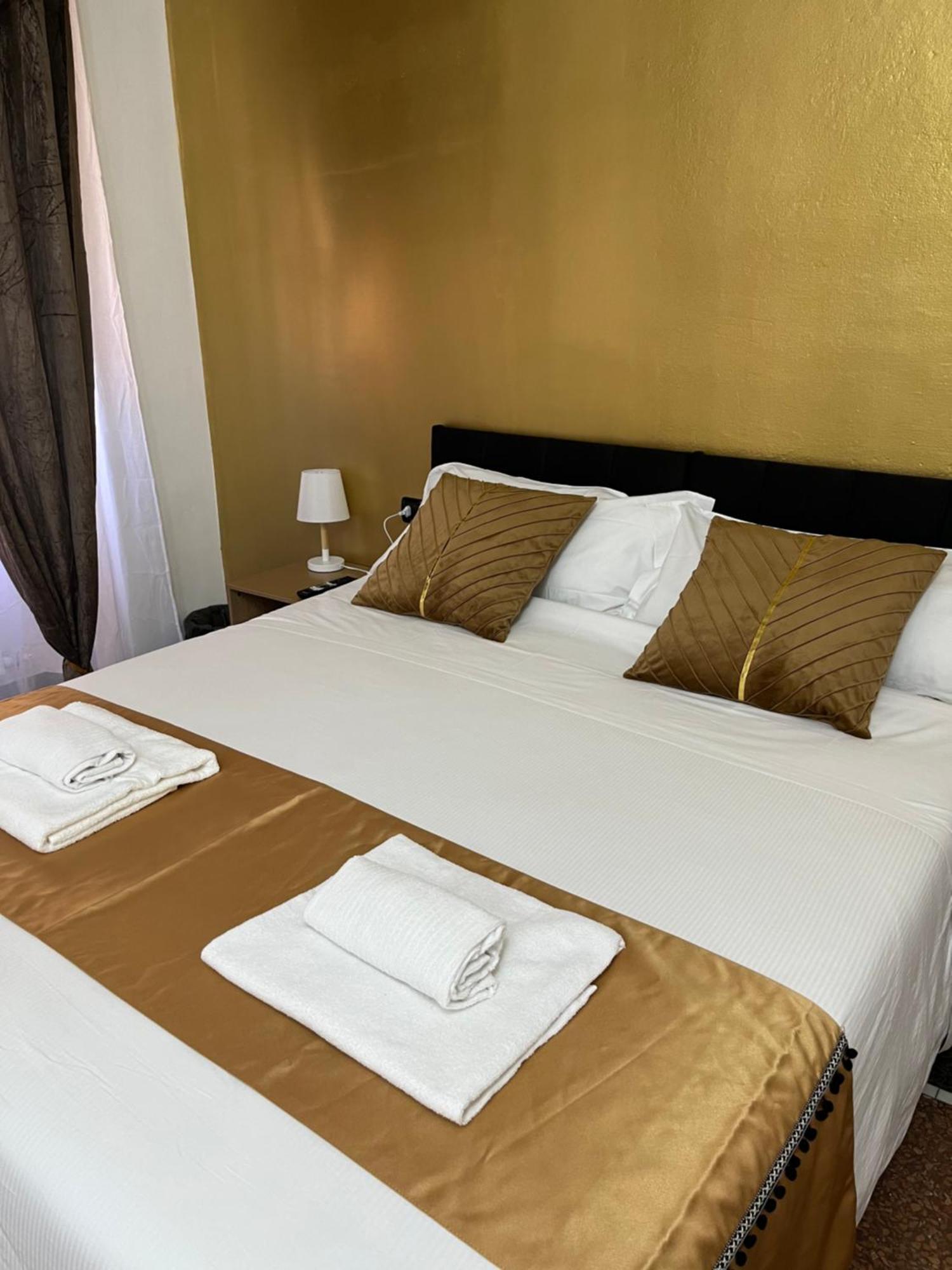 Genova Gold Rooms Екстериор снимка