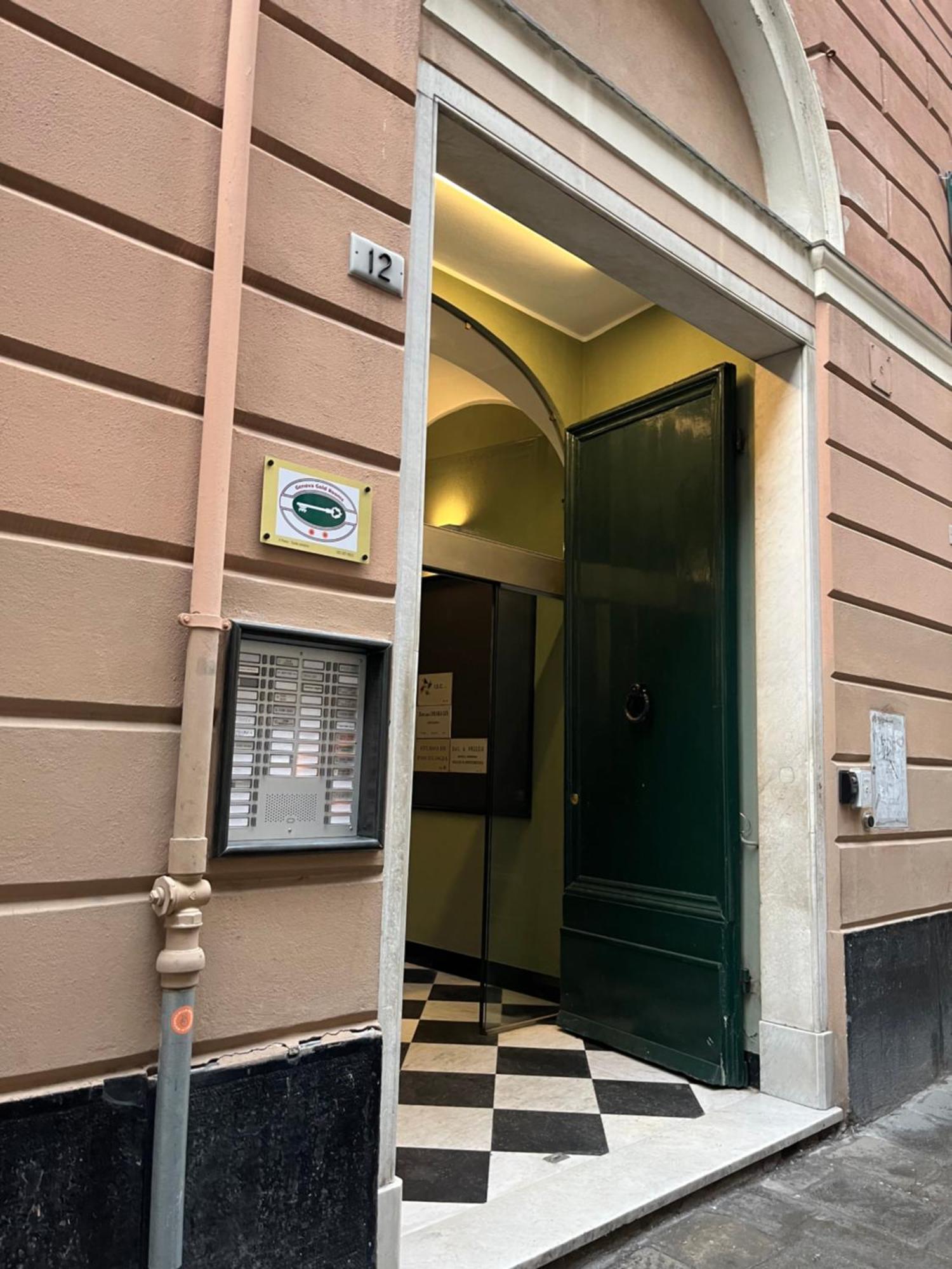 Genova Gold Rooms Екстериор снимка