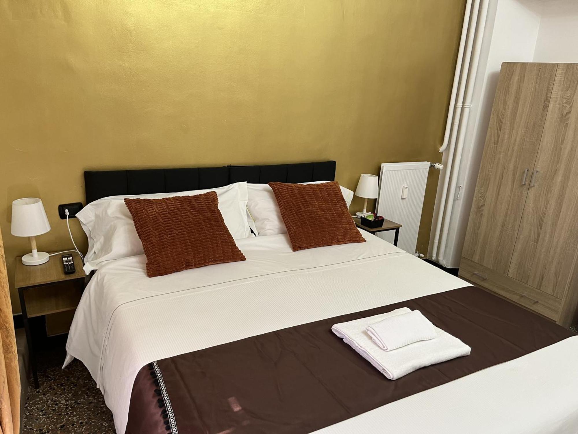 Genova Gold Rooms Екстериор снимка